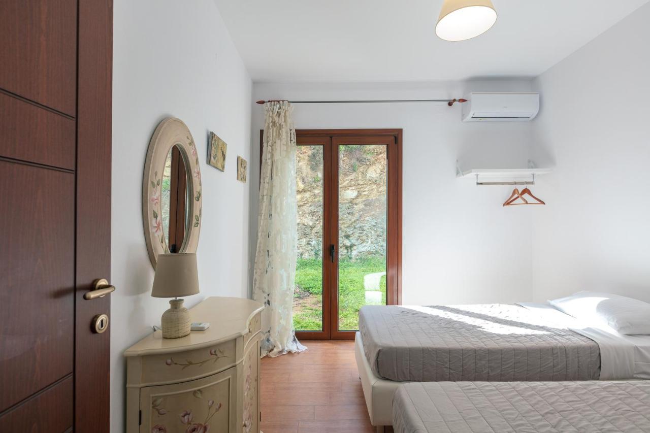 אגיה פלגיה קיתירה Veranda Sea View Villa, Walking Distance To Beach, By Thinkvilla מראה חיצוני תמונה