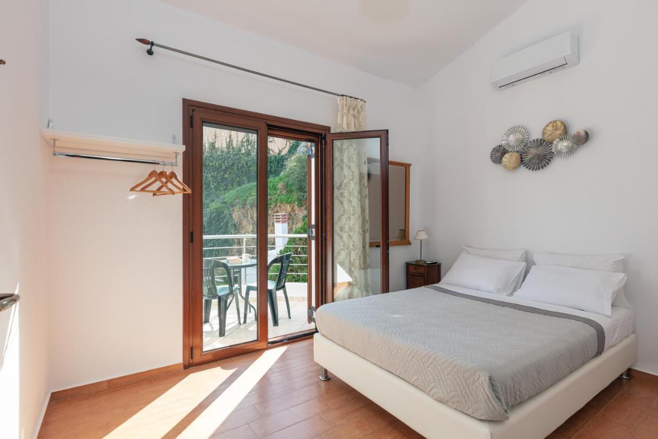 אגיה פלגיה קיתירה Veranda Sea View Villa, Walking Distance To Beach, By Thinkvilla מראה חיצוני תמונה